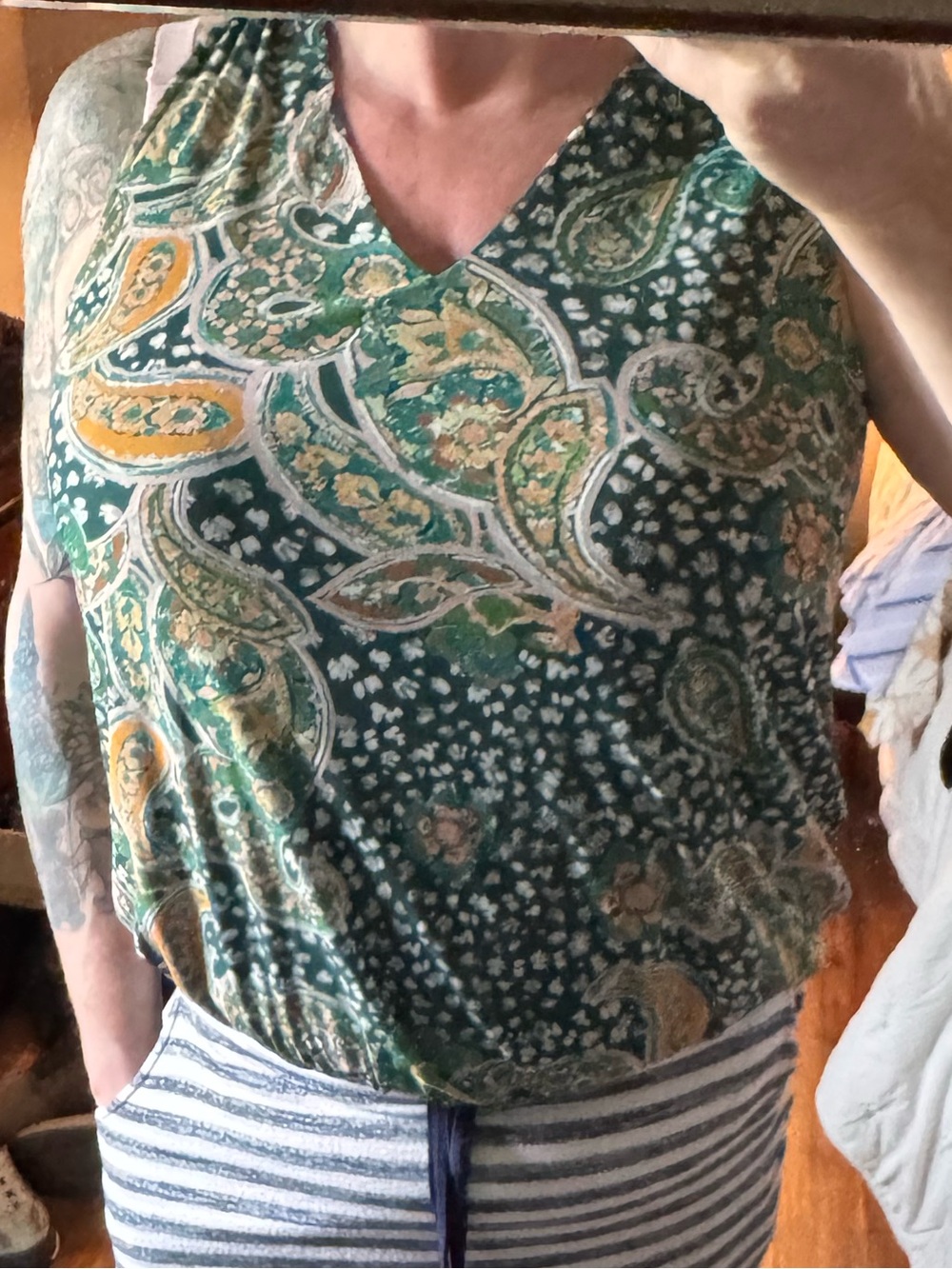 Paisley V-Neck Camisole Tank Top - Green/Gold